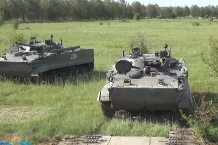 Pogledajte kako izgleda kada Putin iznenada digne vojsku na noge