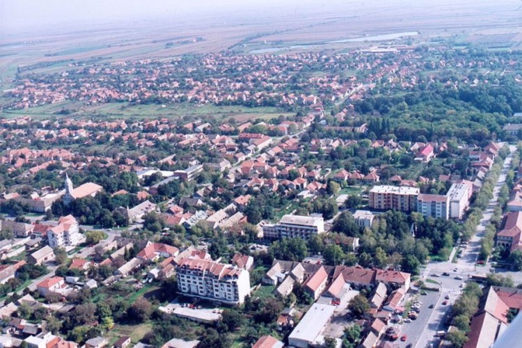 Novo žarište korona virusa u Srbiji: “Krive su svadbe i mature”