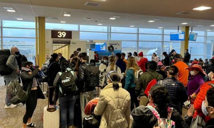 SAD Koronavirus putovanja Bozic Twitter