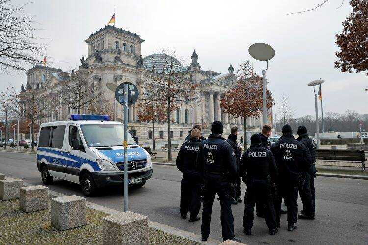 2021 01 27T115602Z 474782829 RC2BGL9Q0C18 RTRMADP 3 HOLOCAUST MEMORIAL GERMANY 750x500 1