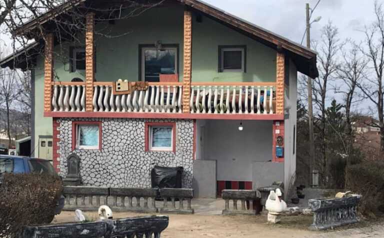 Ovo je kuća u Brigovima kod Bužima u kojoj se dogodio stravičan zločin