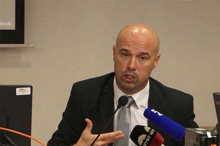 E7AB1324 AF59 48C5 BCA0 1C3F3770B43F