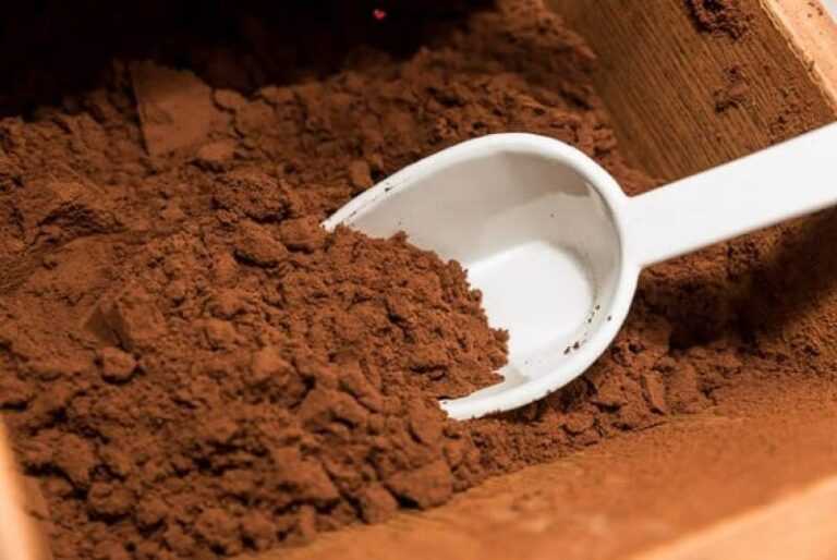 U Krakowu se dosjetili: Umjesto soli i pijeska po klizavim ulicama posipaju kafu