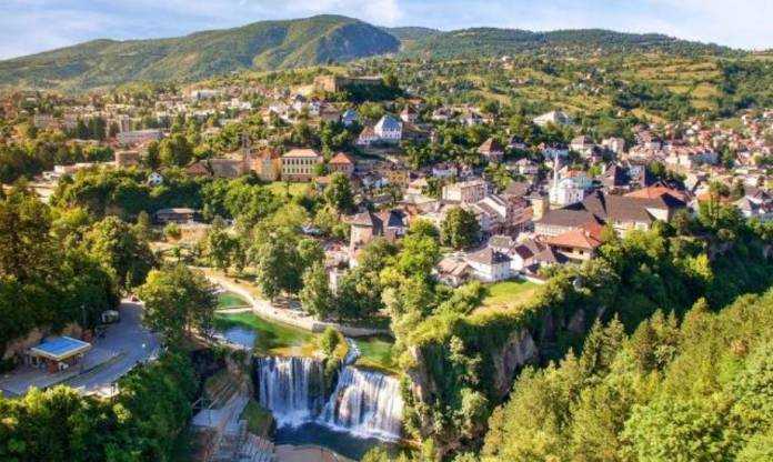 jajce 1 696x416 1