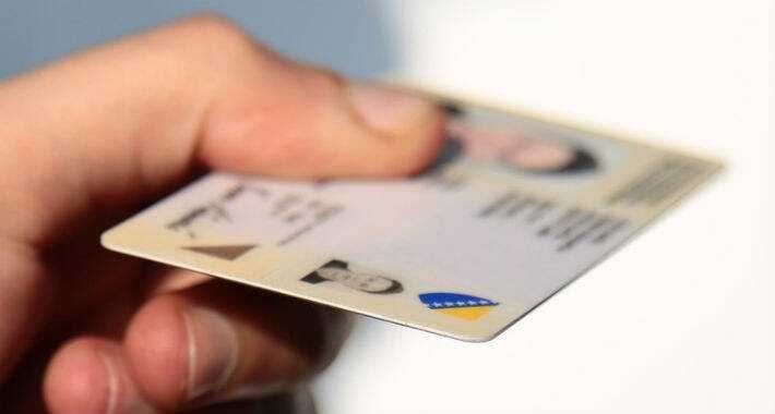 Ukoliko na vrijeme ne predate zahtjev za zamjenu lične karte kazna je do 300 KM