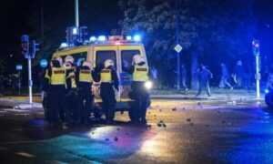 policija svedska11 696x418 1