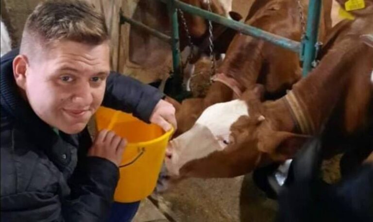 Sidik Šabanović: Ako uspijem na estradi, nikada neću zaboraviti farmu i krave