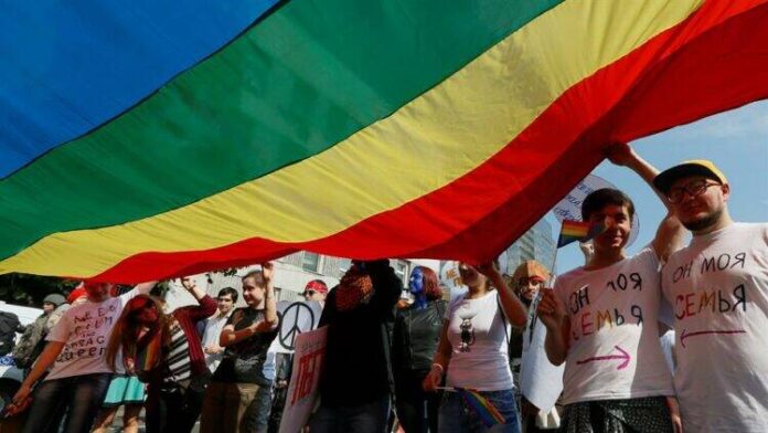 2017-06-18t102145z-852670745-rc1d09f11510-rtrmadp-3-ukraine-lgbt-march-296125-750x422