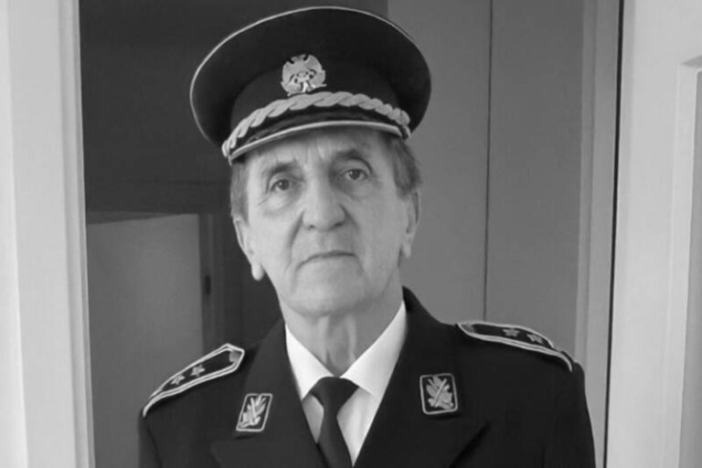 Od posljedica korone preminuo portparol zločinca Ratka Mladića