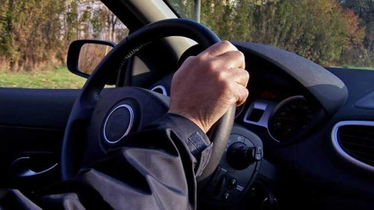 BiH: Vozao se u automobilu iako je pozitivan na koronavirus