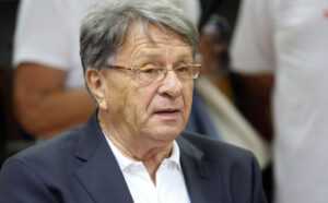 6526BE9B 4749 454F 803C ACF98CF39954