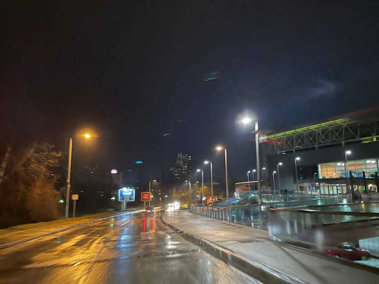 Skrivio nesreću, udario u ogradu ispred “Arene” pa pobjegao s lica mjesta