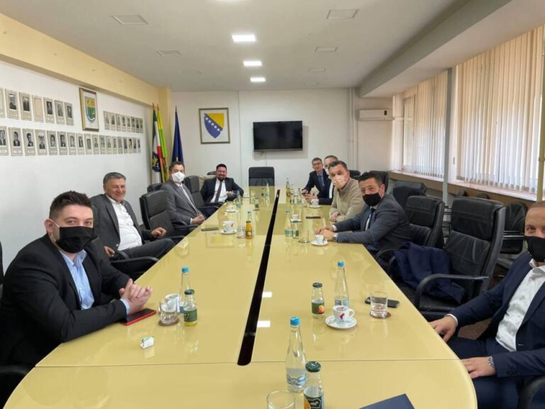 Konaković i Čampara posjetili Kasumovića, čestitali mu na historijskom rezultatu