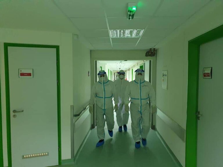 Jedan testirani uzorak u BiH pozitivan na britanski i južnoafrički soj virusa