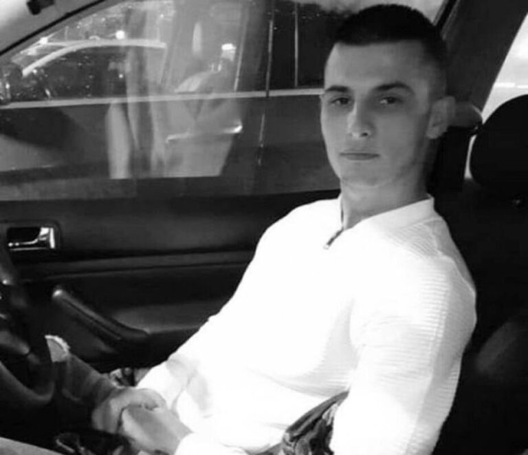 Potresna poruka oca preminulog mladića iz Tuzle: Dragi moj sine, što mi ode tako prerano…