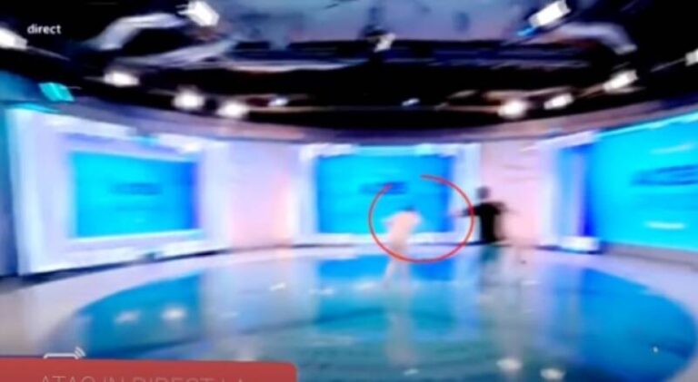 Utrčala gola usred prijenosa uživo i ciglom gađala voditeljicu