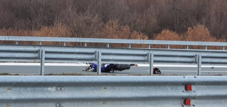 Stravični snimci s mjesta nesreće na cesti Sarajevo -Lepenica: Policija istražuje kako je motociklista poginuo