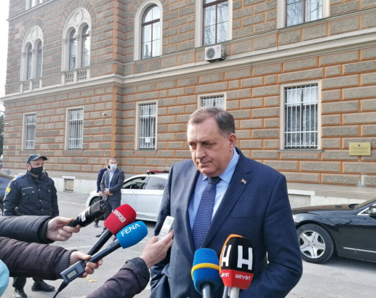 Dodik: Oružane snage neće izaći na granicu, posebno ne prema Srbiji