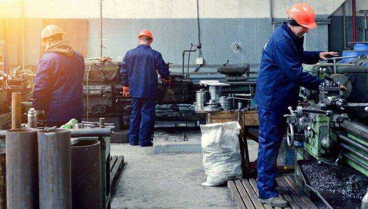 radnici fabrika privreda 300374 725x413 1