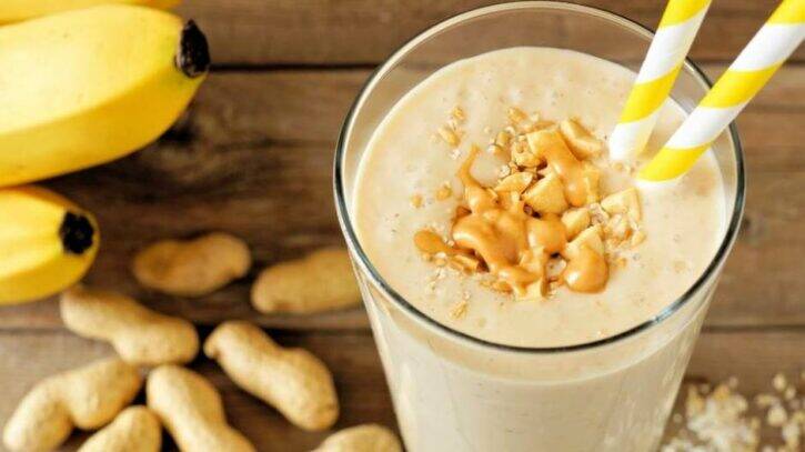 Smoothie sa kikiriki puterom i cimetom