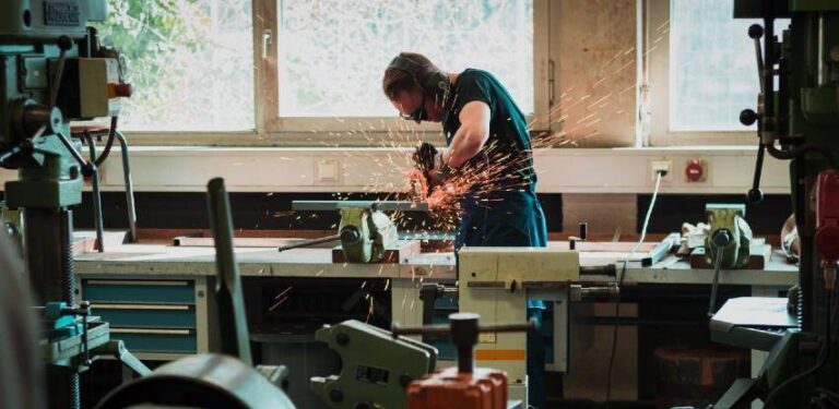 Inžinjeri i zanatlije najtraženija zanimanja