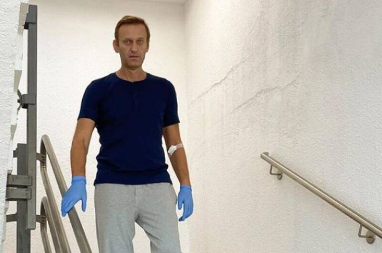 Navalni najavio tužbu protiv zatvora, jer mu ne daju Kur’an