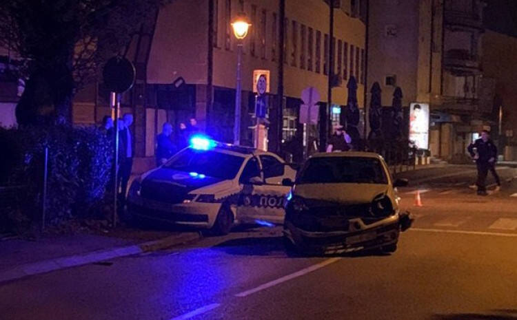 Udario u policijsko vozilo pod rotacijom