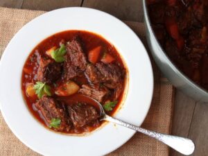 20160205 beef goulash hungarian recipe food lab 26 thumb 1500xauto 429586 1024x768 1