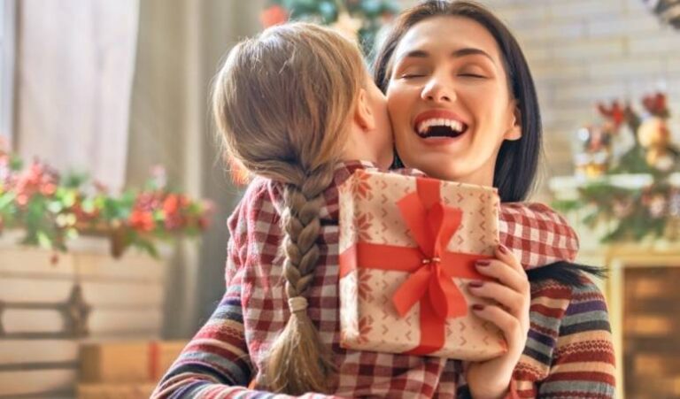 Djevojčica htjela saznati šta će dobiti za rođendan pa osmislila genijalan plan kako natjerati mamu da joj kaže