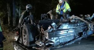 Screenshot 2021 04 21 Tesla na autopilotu zabila se u stablo i izgorjela Umrlo dvoje ljudi nitko nije bio za volanom