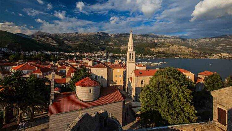U susret ljetnoj turističkoj sezoni: U Crnu Goru bez PCR testa