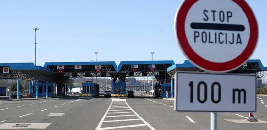 c38d9622 4c0b 401c a93e a13151d57ff4granica