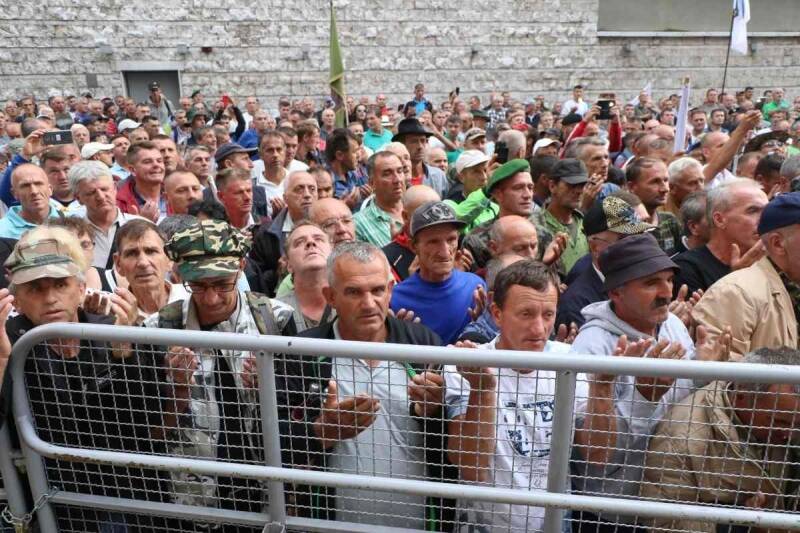 e493602de0c0955a317064d9ed0afabc