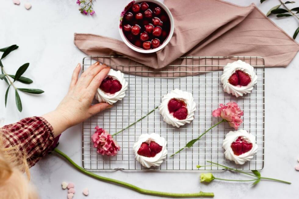 pavlova torta slatkis kolaci ilustracija pexels