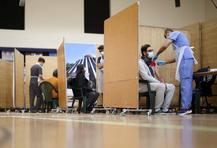 2021 03 28T113459Z 1337778321 RC2BKM9EIY4C RTRMADP 3 HEALTH CORONAVIRUS BRITAIN VACCINE 750x513 1