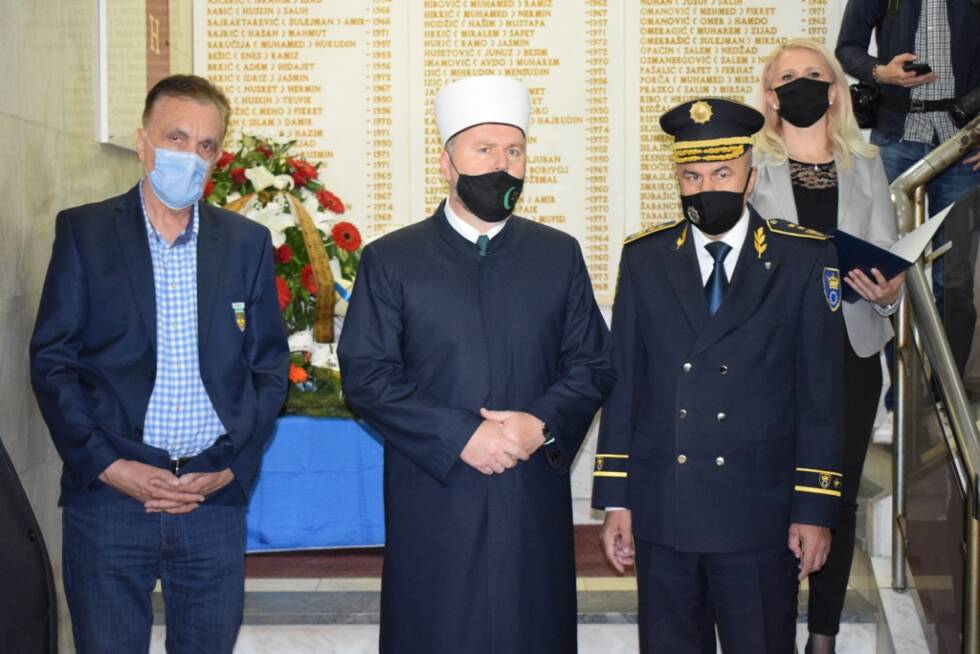 2940B35E 2C00 4EBB AF28 761AFF9D7E8D