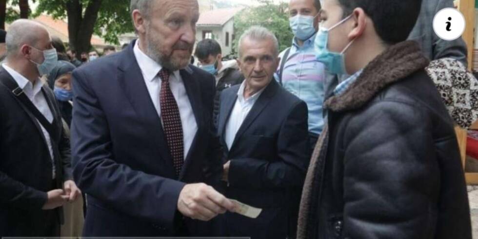 61374F47 8F52 49A5 BD00 26B38F6E10D4