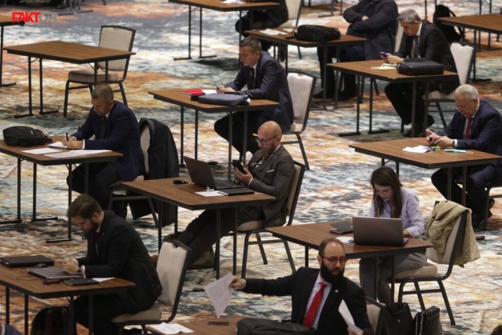 97e9106400b8ded45262f7db868e77be