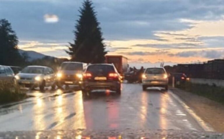 Težak udes kod Busovače: Jedna osoba poginula, tri povrijeđene