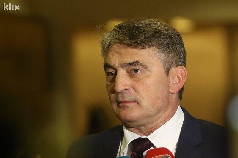 DFDBEABB D06E 4553 B22C 4E78FE66D168