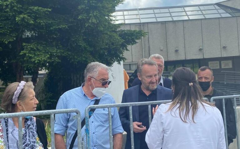 Izetbegović se vakcinisao Pfizerom: Ništa ne boli, postojala je mogućnost da uđem na VIP ulaz