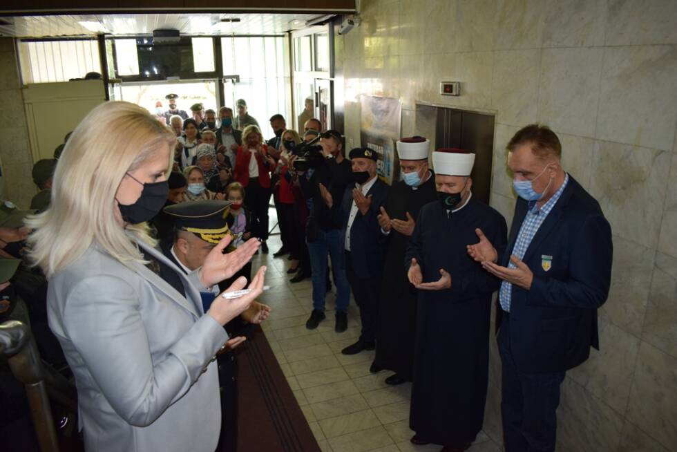 FD3E561A 73A0 4D90 9CCB DB1A9B13EED3