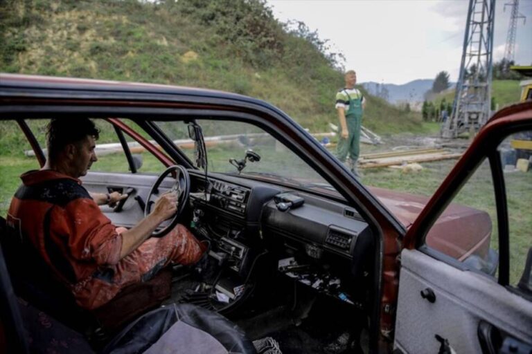 Nesko iz Kaćuna otkriva vodu uz pomoć Golfa dvojke