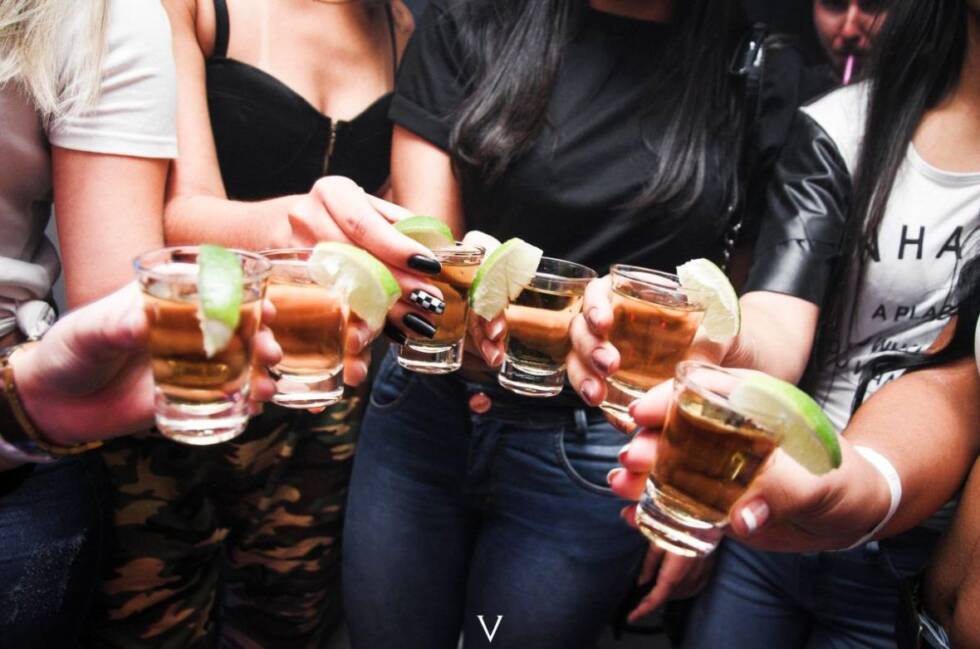 alkohol pice zabava pexels