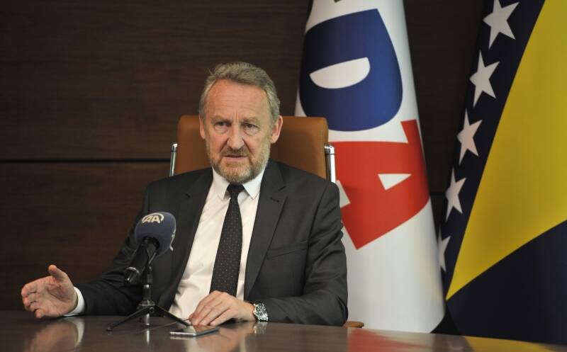 bb25f7c3ab5e8c7388e6a3a2649c9cce