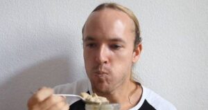 youtuber pokvareno meso 696x370 1