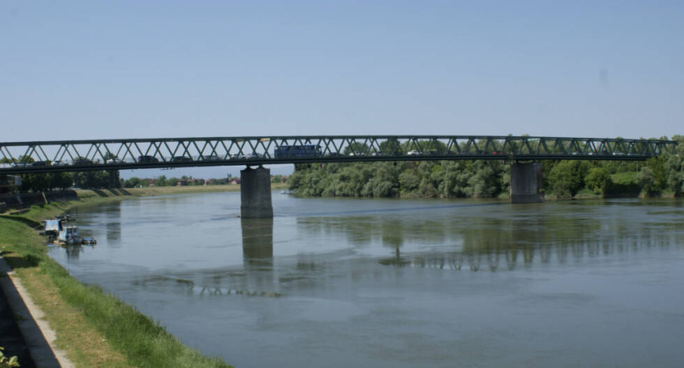 1840FD66 5D7D 4F57 B181 4BFEF2F94A17