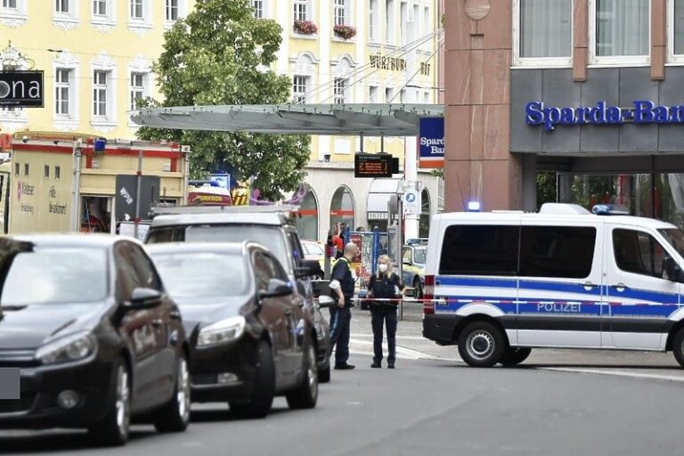 Tri osobe ubijene i nekoliko ranjeno u napadu u njemačkom Wurzburgu