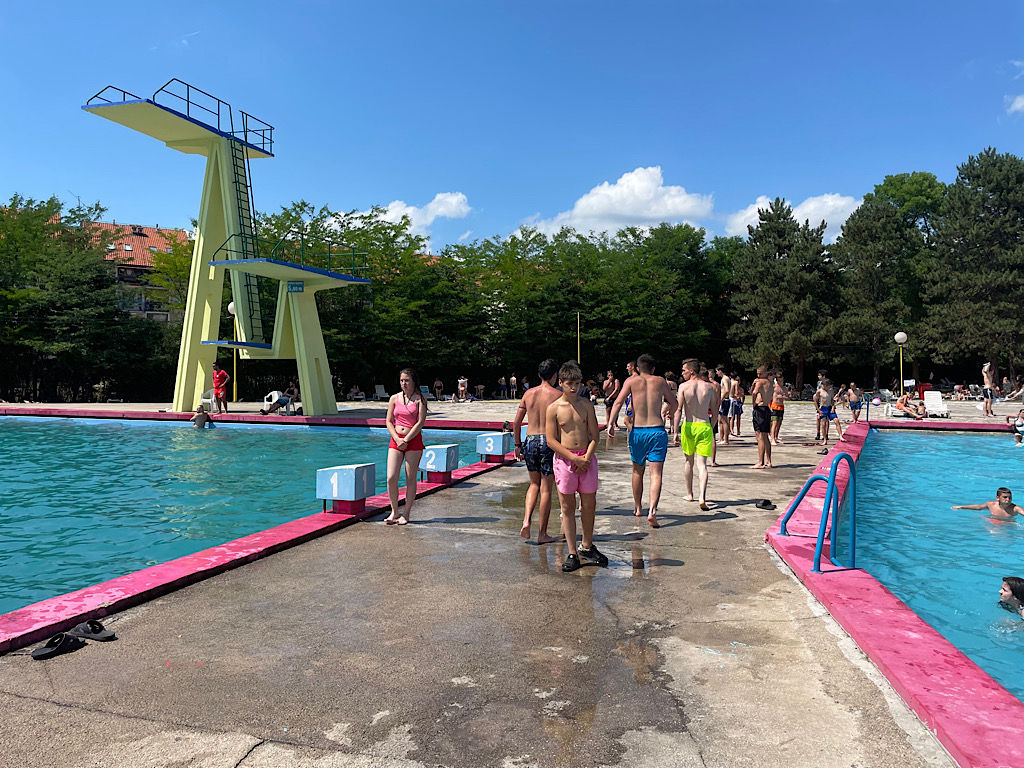 4C2FA100 E49F 42EB 9A45 082E12CB0F72