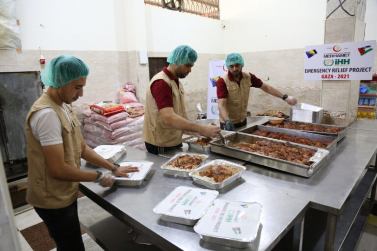 “Merhamet” podijelio 5.000 obroka palestinskom narodu u pojasu Gaze